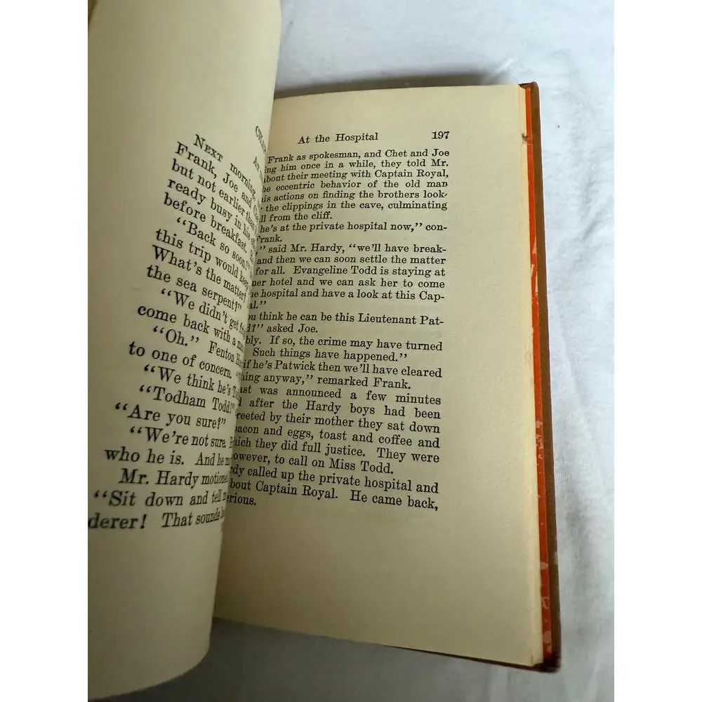 The Hardy Boys - The Secret of the Caves - Franklin W. Dixon - 1929 - Hardcover